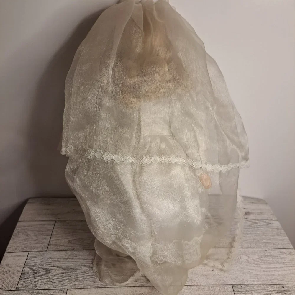 Vintage 12.5 Porcelain Bride Doll - Picture 2 of 6